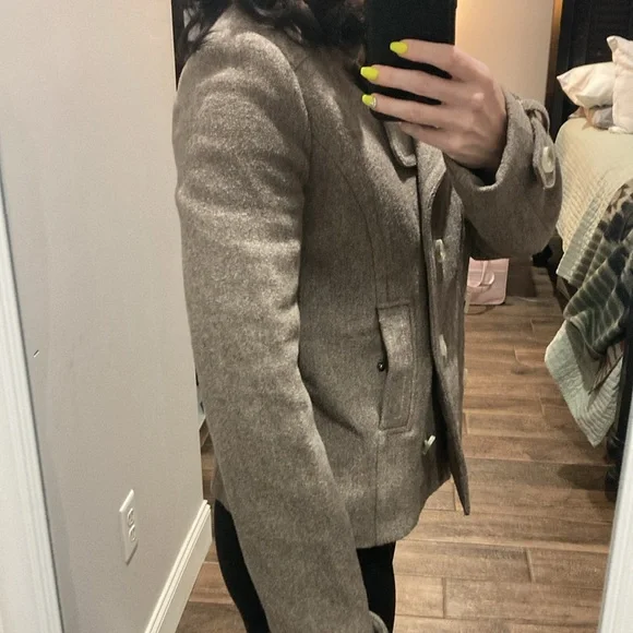 Abercrombie and fitch coat! 🧥 - Picture 2 of 7